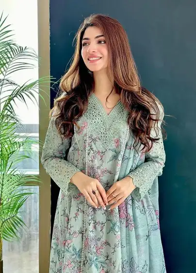 Iznik Premium Edition Linen Digital Print 3Pc Suit Iznik Premium Edition 3Pc Linen Suit with digital printed shirt, embroidered patches, printed dupatta, and trouser – Pakistani winter designer wear 2025